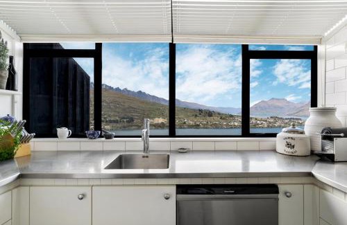 Queenstown Casa | Best Views on Queenstown Hill