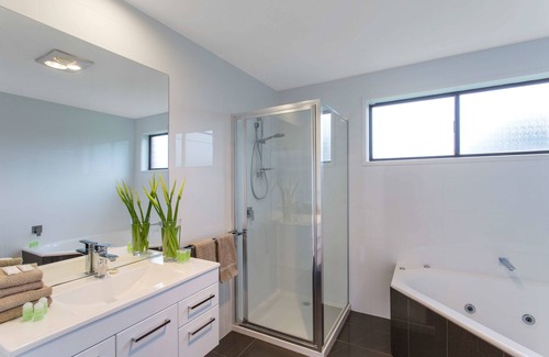 Warrnambool Hotel | Best Western Colonial Village Motel