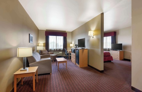 Sidney Hotel | Best Western Golden Prairie Inn & Suites