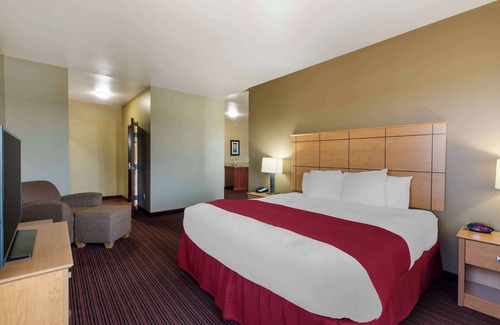 Sidney Hotel | Best Western Golden Prairie Inn & Suites