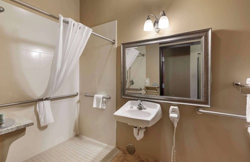 Sidney Hotel | Best Western Golden Prairie Inn & Suites