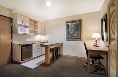 Hill City Hotel | Best Western Golden Spike Inn & Suites