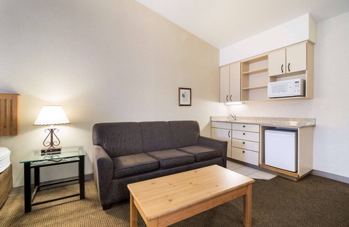 Hill City Hotel | Best Western Golden Spike Inn & Suites