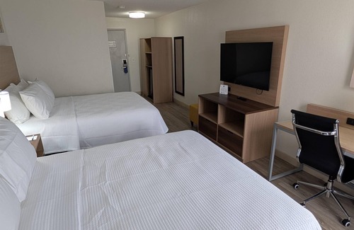 Greensboro Hotel | Baymont by Wyndham Greensboro/Coliseum