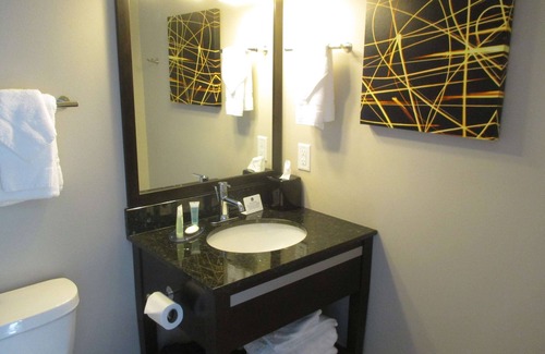 Grand Forks Hotel | Best Western Harvest Inn & Suites