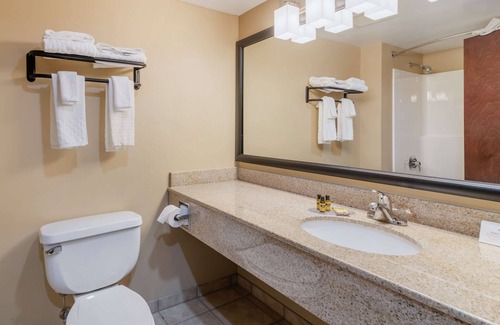Liverpool Hotel | Best Western Liverpool-Syracuse Inn & Suites