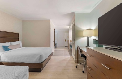 Westside Santa Cruz Hotel | Best Western Plus All Suites Inn
