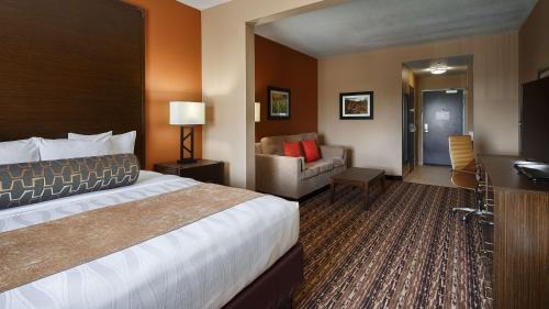Southside Hotel | Best Western Plus Elmendorf Hotel San Antonio Hotel