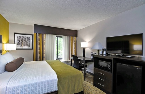 Winston - Salem Hotel | Best Western Plus Hanes Mall Hotel