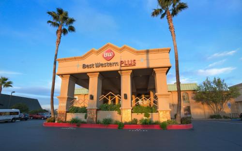 Redding Hotel | Best Western Plus Hilltop Inn