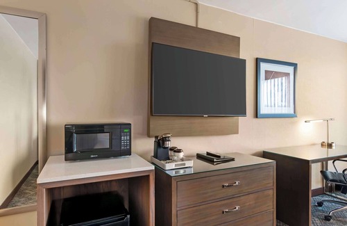Kansas City Hotel | Best Western Plus Kansas City Sports Complex Hotel
