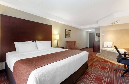 Huntsville Hotel | Best Western Plus Muskoka Inn
