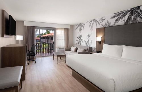 North State Hotel | Best Western Plus Pepper Tree Inn