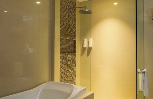 Puerto Princesa City Centre Hotel | Best Western Plus The Ivywall Hotel - Palawan