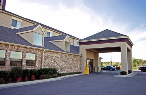 Tulsa Hotel | Best Western Plus Tulsa Inn & Suites