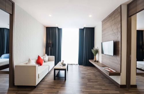 Khlong Kluea Hotel | Best Western Plus Wanda Grand Hotel