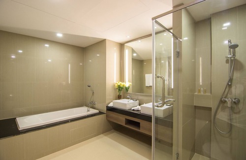 Khlong Kluea Hotel | Best Western Plus Wanda Grand Hotel