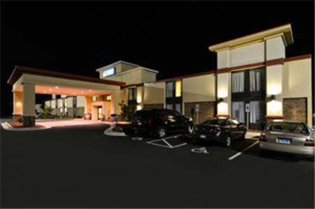 Arlington Hotel | Best Western Plus Yadkin Valley Inn & Suites