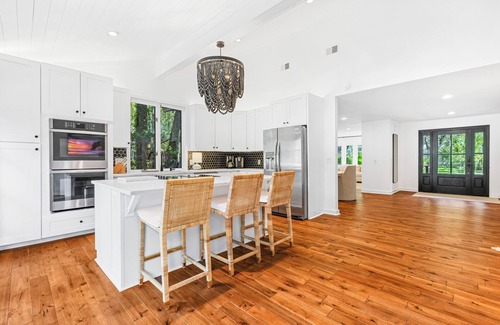 Heritage Woods Casa | BESTNEST by Beverly Serral 44 Heritage Rd, Sea Pines *Pet Friendly*