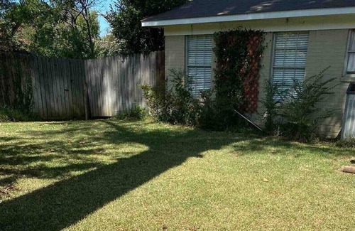 Tyler Casa | BestStays@LoneStar. Fenced, near the Hospital district, and TJC TVs in all Rooms