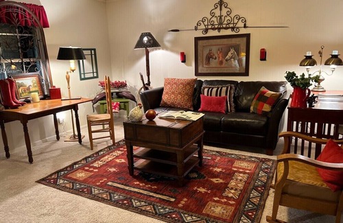 Tyler Casa | BestStays@LoneStar. Fenced, near the Hospital district, and TJC TVs in all Rooms