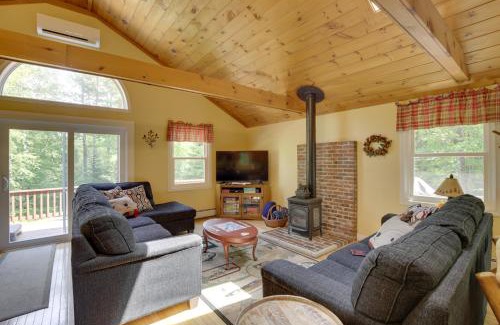 Bethel Casa | Bethel Chalet with Hot Tub 3 Miles to Sunday River!