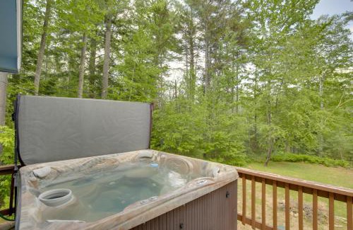 Bethel Casa | Bethel Chalet with Hot Tub 3 Miles to Sunday River!