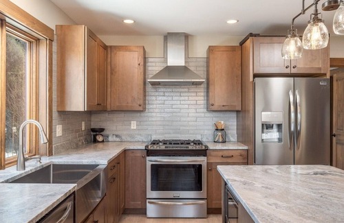 Bethel Casa | Bethel Escape:Sleeps 10,Hot Tub,GameRoom,Fire Pit