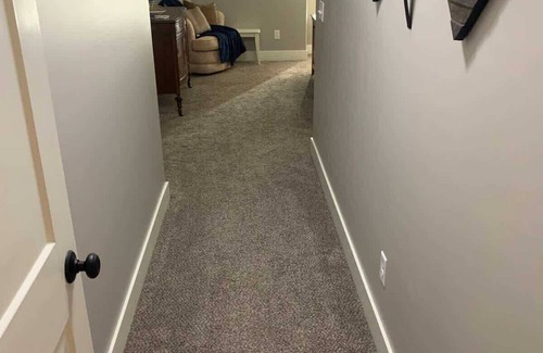 Quad Cities Condominio | Bettendorf Condo: Fireplace, King Bed & Family Fun!