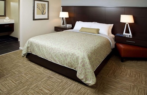 Sunnyvale Complejo | Better Choice for your Vacation! THREE Relaxing 2BR Suites, Swimming Pool!