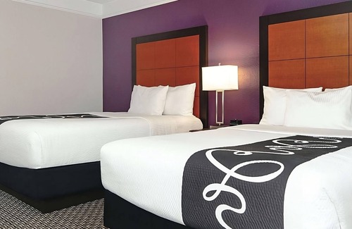 Guasti Hotel | Better Choice For Your Vacation! 3 Pet-friendly Units, Pool and Free Parking!