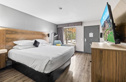 Orchard District Hotel | Better Choice For Your Vacation! Spacious Unit. Near Dowtown!