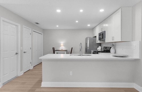 Alhambra Casa | BETTER THAN A 5 STAR HOTEL WITH GOLF CART IN THE VILLAGES TOTALLY REMODELED