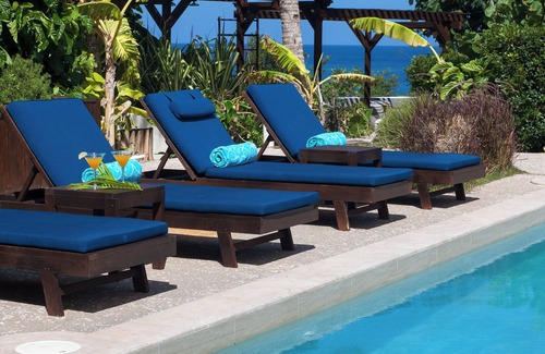Shoal Bay Apartamento | Better than a hotel room @ Fountain Anguilla! Stay next door to Zemi Beach for 1/2 of the price!