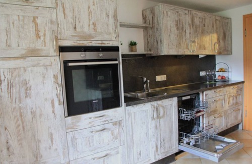 Teisendorf Apartamento | Bettina's vacation apartment with 3 bedrooms