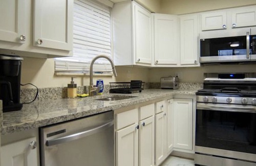 West Mifflin Casa | Bettis Plant/ Kennywood Cape Cod