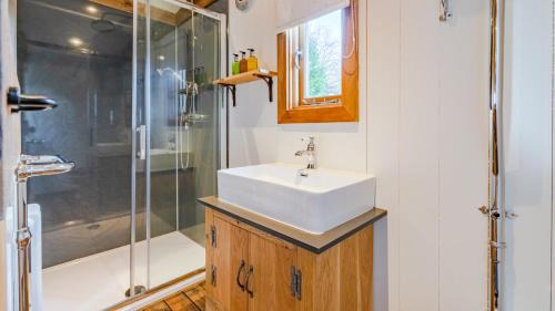 Lydney Casa | Betty Shepherd's Hut