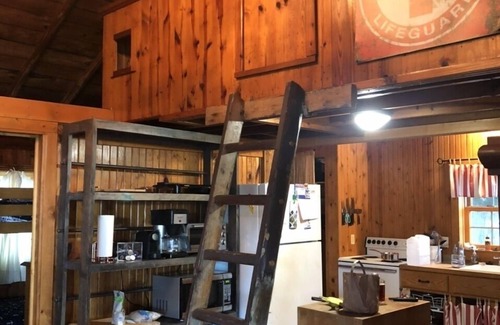 Applegate Cabina | Betty’s Bluff- a fully equipped Great Lakes escape