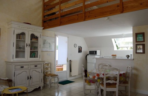 Saint-Gatien-des-Bois Casa | Entre Deauville y Honfleur, luminoso apartamento con amplio jardín.