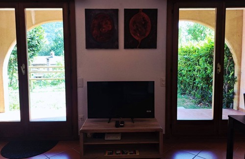 Monteggio Apartamento | Between Lakes and Nature (Hydrangea House)