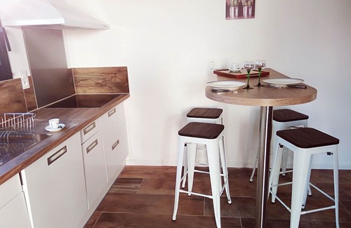 Saussines Condominio | Entre Nimes y Montpellier, alojamiento con aire acondicionado 4 pers. con piscina