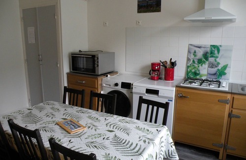 Orcival Apartamento | Between Sancy and Volcans d'Auvergne. Orcival, Resources and Energy. 5 people.