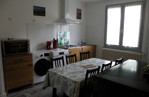 Orcival Apartamento | Between Sancy and Volcans d'Auvergne. Orcival, Resources and Energy. 5 people.