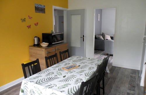 Orcival Apartamento | Between Sancy and Volcans d'Auvergne. Orcival, Resources and Energy. 5 people.
