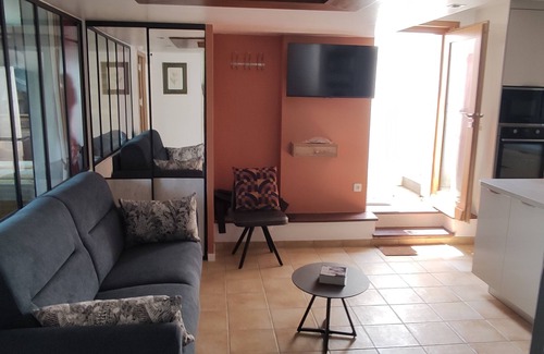 Itxassou Apartamento | Between sea and mountains 3-star gîte 54m², swimming pool, garden