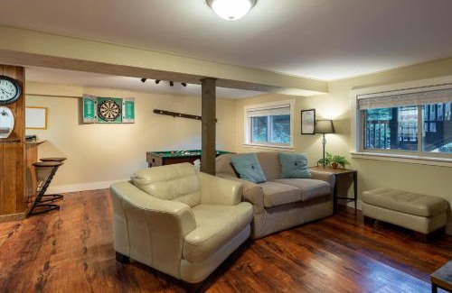 Warren Casa | Between the Pines