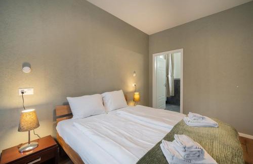 Central Interlaken Apartamento | BetweenLakes Studio ground floor west