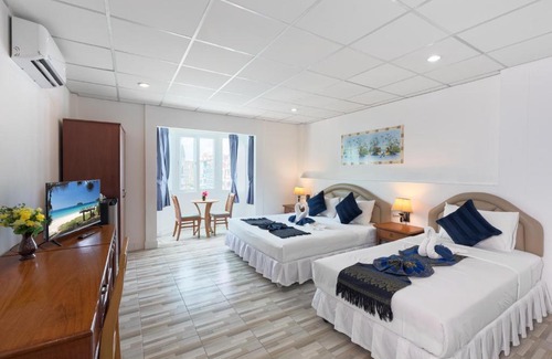 Karon Hotel | Bevans Place Karon
