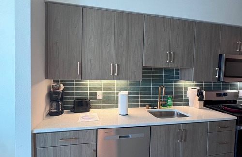 Midway District Apartamento | Bevel Apartments: Stylish 1-Bedroom with AC & Fitness Center in Prime Point Loma