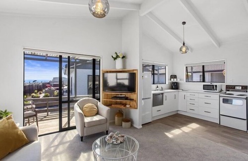 Whangamata Casa | Beverley Hills Cottage - in Whangamata